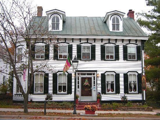 Isaac Hilliard House Bed And Breakfast Pemberton Exterior photo