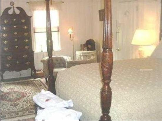 Isaac Hilliard House Bed And Breakfast Pemberton Room photo